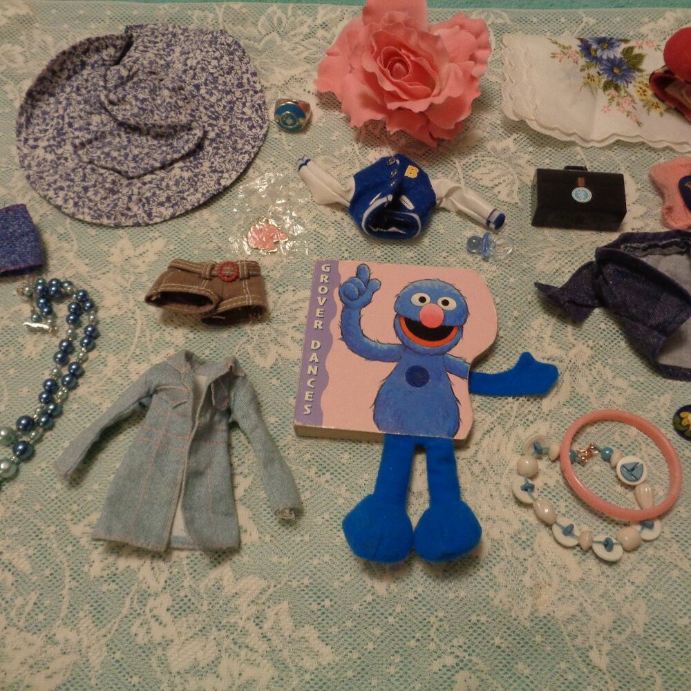 VINTAGE RETRO TOYS DOLL CLOTHES HANKIE BUTTONS JEWELRY LOT